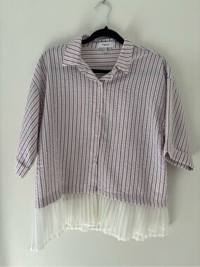 TWIST seersucker multi-stripe button-down shirt with pleated hem